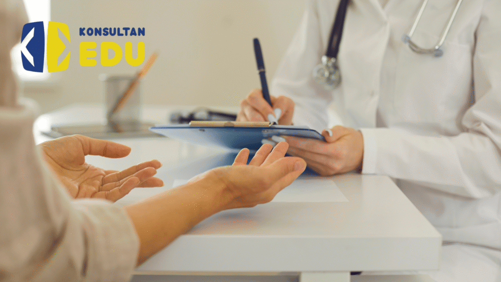 skripsi kesehatan Mahasiswa menyusun skripsi kesehatan di perpustakaan dengan laptop