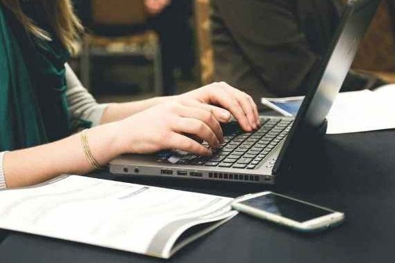 Skripsi Kualitatif Skripsi Kualitatif